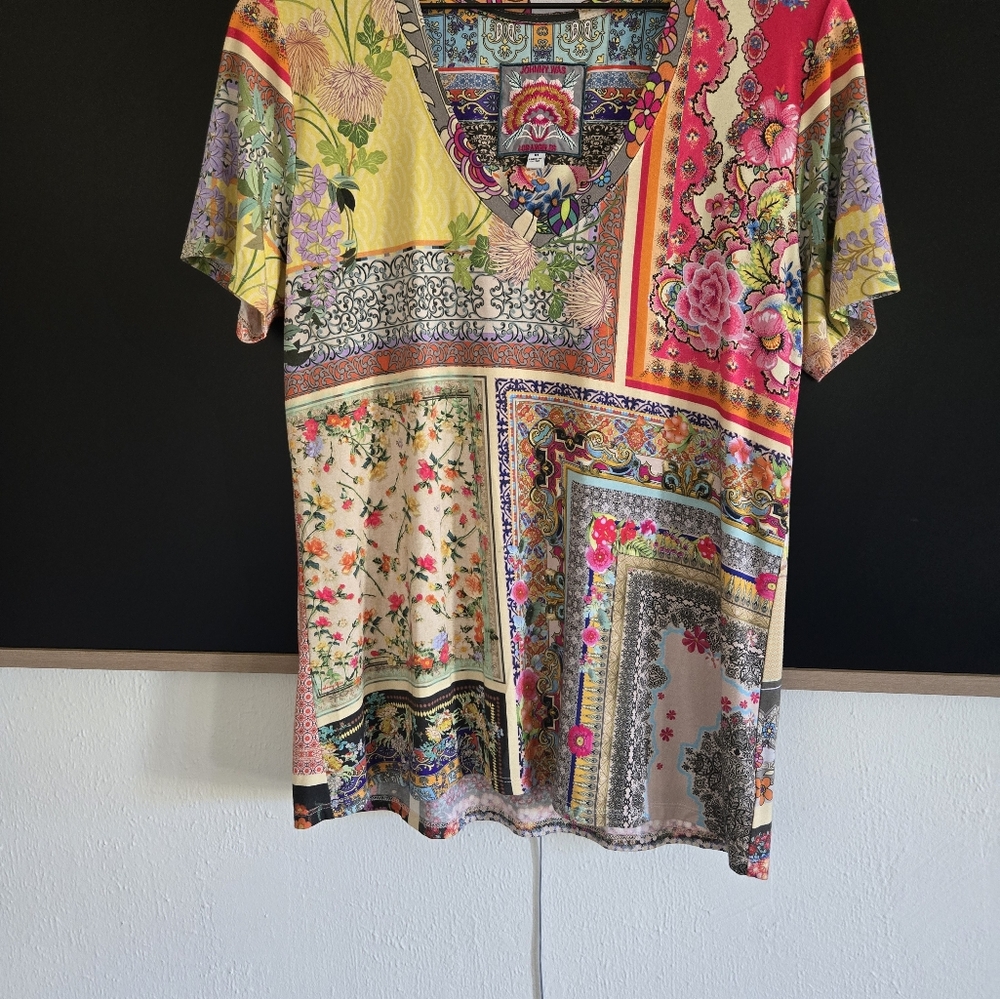 Johnny Was gorgeous top. Size medium. AS NEW.